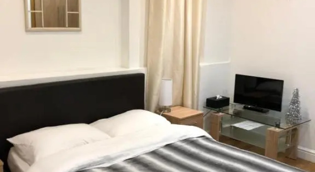 Modern Apartment in Twickenham Highstreet
