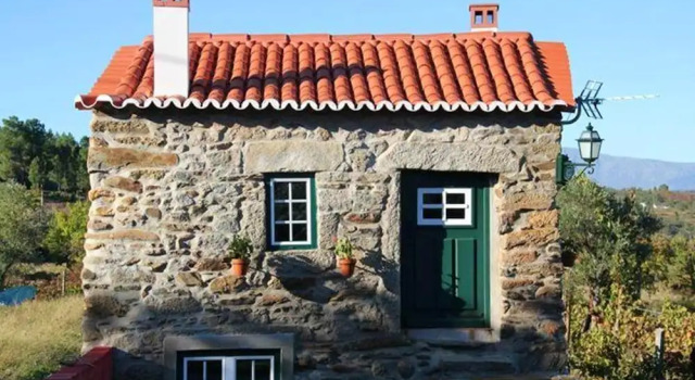Welcoming house in Souto da Casa - 50 m² with enclosed garden, Забронировать Отель Фундан 