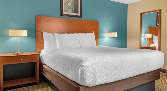 Двухместный люкс с 2 комнатами Best Western Plus Traverse City