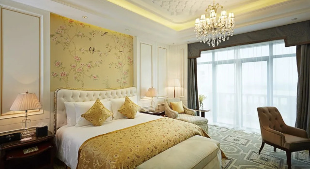Двухместный номер Standard с балконом и с видом на озеро Hengda Hotel Nanjing