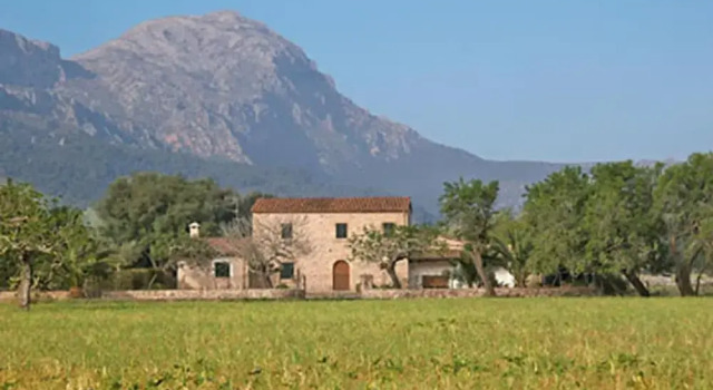 Vall de March Finca Farmhouses by Vida Villas