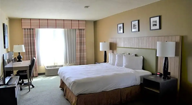 Шестиместный номер Premium Country Inn & Suites by Radisson, West Valley City, UT