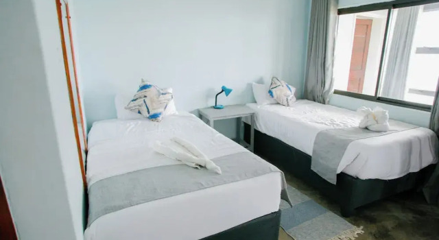 4 Bedrooms Family Apartment with lake view Cutty Sark Lodge