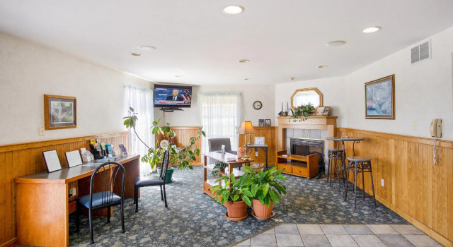 Econo Lodge Inn & Suites Lake Of The Ozarks, Забронировать Отель Отели в центре Осейдж-Бич, в центре