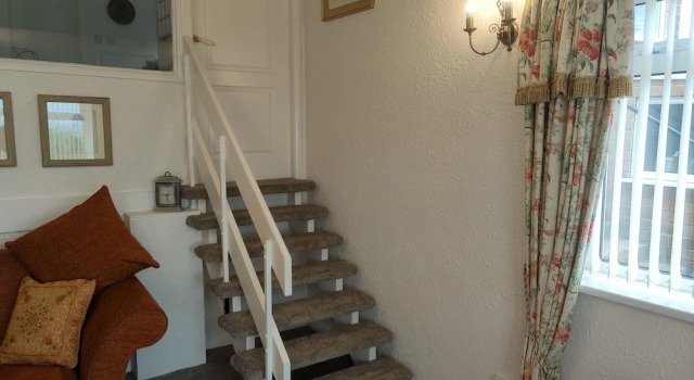 Split Level Bungalow - Sleeps4 - Close to Walks, Varaa Lomakoti Mökit kohteessa Merseyside, Mökki