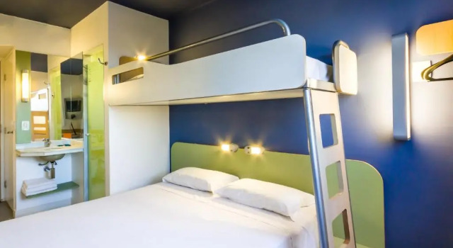 Трёхместный номер Standard ibis budget Sertaozinho