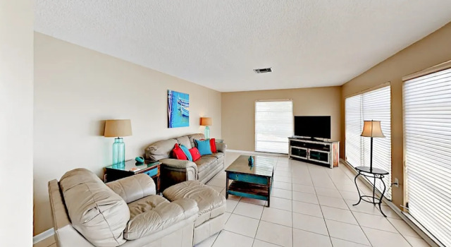 Waterfront 3br W/ Private Dock 3 Bedroom Duplex
