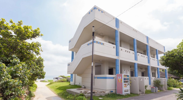Condominium Uminchu No Yado, Rezerwuj Hotel Hotele w Okinawa z parkingiem, Parking