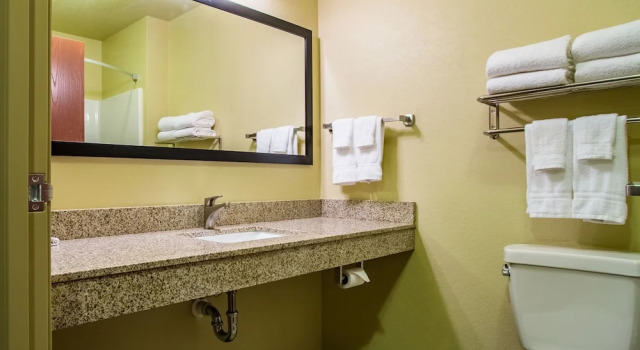 Четырёхместная студия Cobblestone Hotel & Suites - Orrville