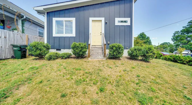 3 Mi to Duke: Downtown Durham Cottage!