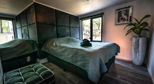 Houseboat Amstel River Suite, Забронировать Отель Амстердам Норд, рядом с Музей фотографии FOAM