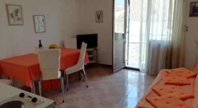 Apartments Mate Slavic, Prenota Appartamento Sućuraj 