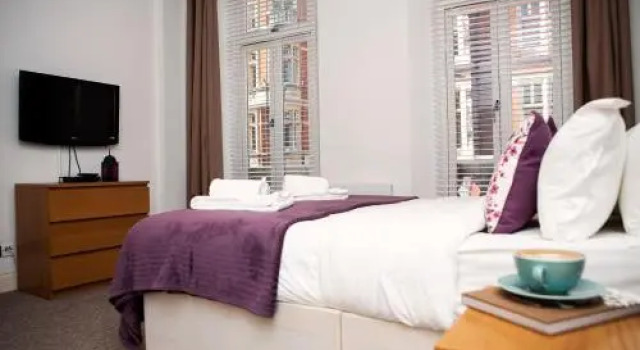 Apt 1, Trafalgar Square (1St Floor)