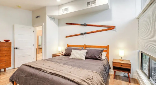 Welcoming Flagstaff Condo < 1 Mi to Downtown!, Забронировать Апартаменты/квартира Отели Флагстафф с парковкой, рядом с Greater Flagstaff Chamber of Commerce, Парковка