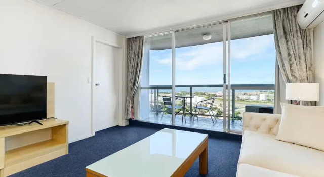 Номер Standard Highpoint International Hotel