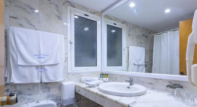 Трёхместный номер Standard с видом на сад Golden Sand Hotel