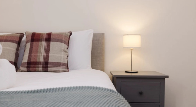 Коттедж c 1 комнатой JOIVY Beautiful 2-Br Mews Home, Near Princes Street