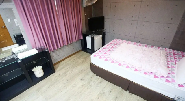 Geumsan Wolyeongsan Motel, Prenota Motel Muju Jeollabuk-Do