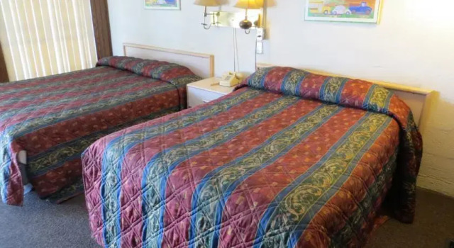 Apple Tree Inn, Book Hotel Murphysboro Illinois