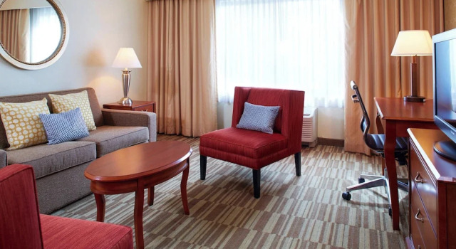 Люкс c 1 комнатой Courtyard by Marriott Boston Natick