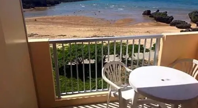 Ken's Beachfront Cafe & Lodge, BL2, Oceanfront and Free Canoe Rental, Prenota Hotel Onna 