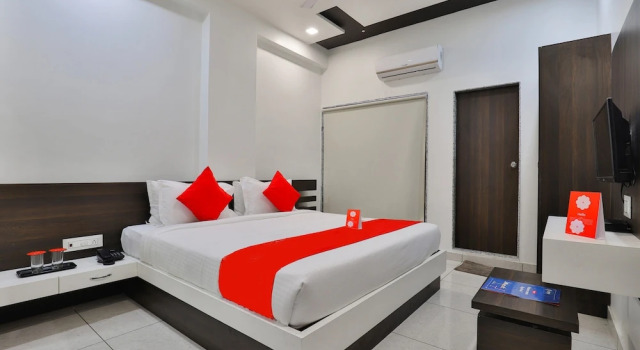 OYO 15914 Hotel Kruti, Varaa Hotelli Hotellit Somnath pysäköinnillä, Pysäköinti