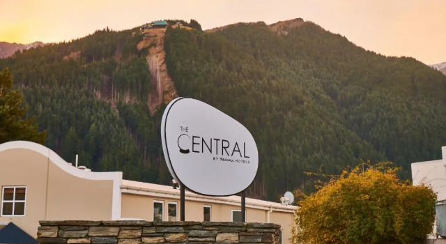 The Central Hotel Queenstown, A Naumi Chapter, Забронировать Отель Куинстаун 