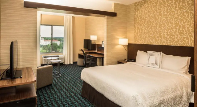 Люкс Fairfield Inn & Suites by Marriott Pittsburgh North/McCandless Crossing