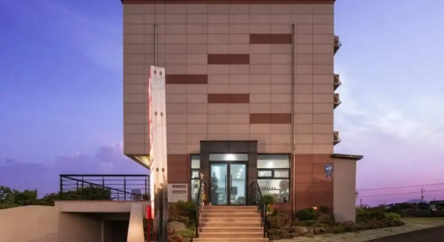 Jeju Gamsugul Pension (Ocean View)