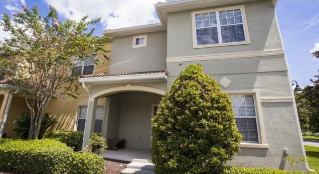 Tropical 5 Bedroom Home townhouse
