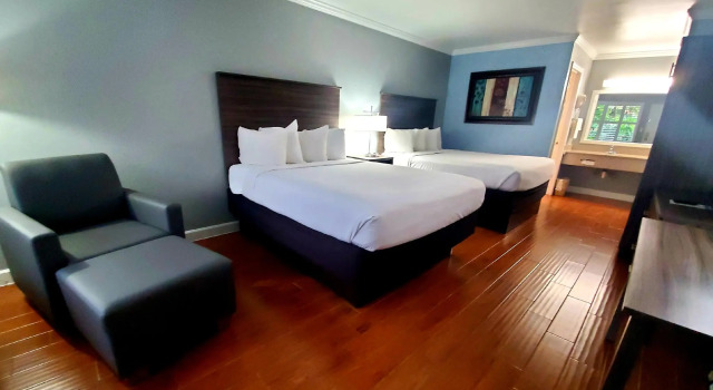 Четырёхместный номер Standard Vero Beach Inn & Suites Vero Beach I-95