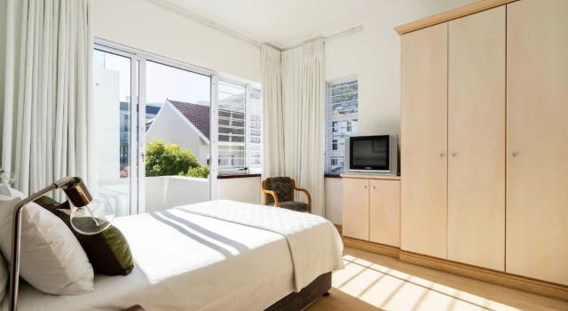Апартаменты Bantry Beach Luxury Suites