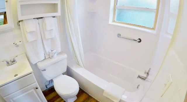 Апартаменты Ebb Tide Resort