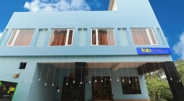 FabHotel Blueark