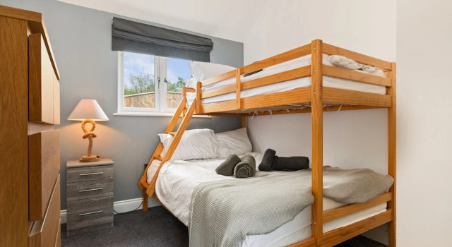 Elm Tree Cottage, Забронировать Дом для отпуска Виллы Кэру, Вилла