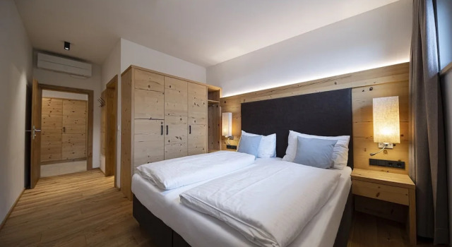 Апартаменты Presidential Lakeside Luxury Apartments