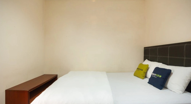 Urbanview Hotel Syariah Villa SM Cisarua Puncak by RedDoorz, Book Hotel Cisarua West Java