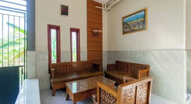 SPOT ON 93965 Ibrahim Guest House Syariah