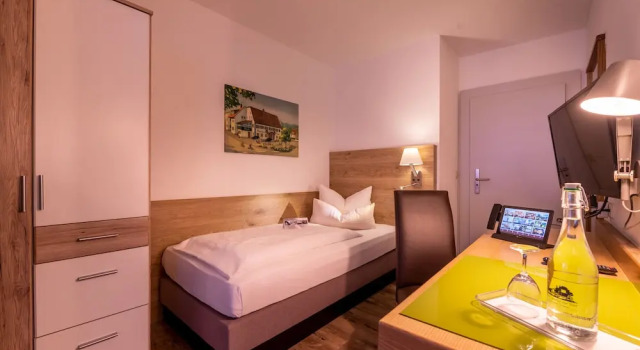 Одноместный номер Economy c 1 комнатой Zur Post Kümmersbruck Hotel & Tiny Houses