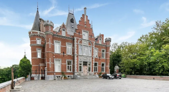 Коттедж Castle With Wellness and Cinema