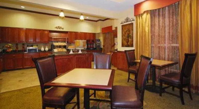 Comfort Suites