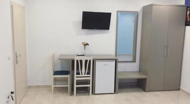 Balkonlu Standart üç kişilik oda Hotel Lakaj