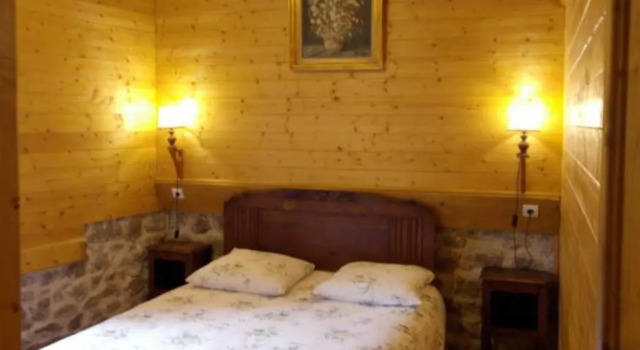 Gîte Écologique à 10 min des Pistes avec Wi-Fi et Environnement Calme - FR-1-496-98, Buchen Sie Hotel Chalmazel Loire