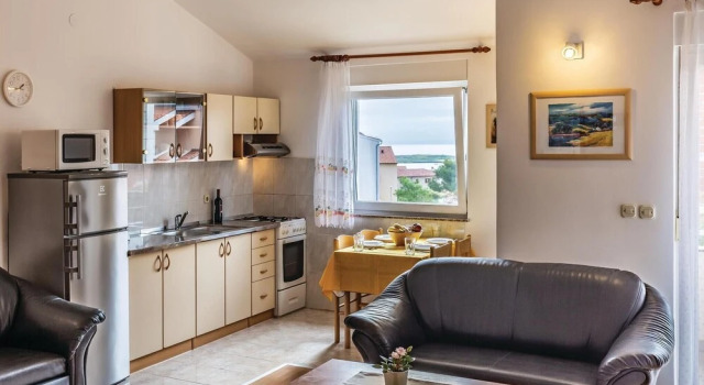 Stunning Home in Liznjan With Wifi and 3 Bedrooms