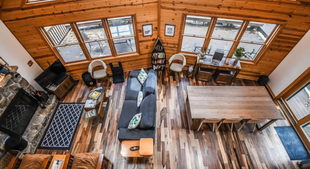 Swimming Bear Lodge 4 Bedroom House, Buchen Sie Ferienhaus Hotels in Maryland mit Parkplatz, Parkplätze