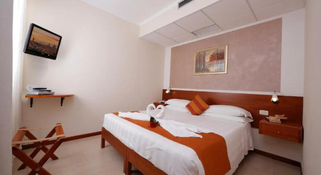 Полулюкс Hotel Michelangelo