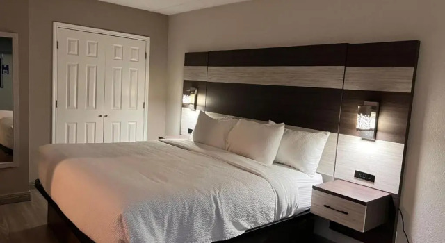 Люкс La Quinta Inn Lexington-Horse Park
