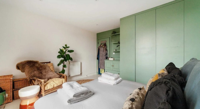 Beautiful Modern Apartment Centrally Located