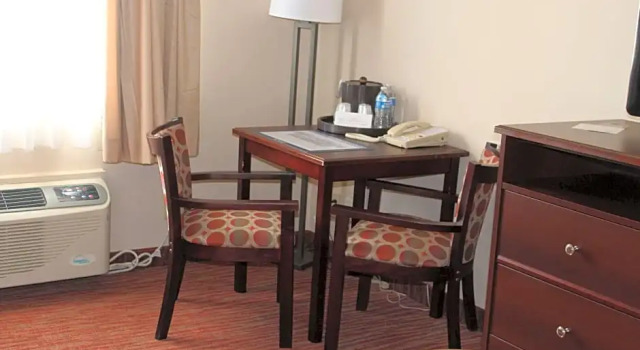 Шестиместный люкс с 2 комнатами Best Western Plus Concord Inn