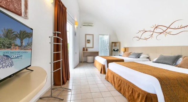 Полулюкс Hotel LIVVO Risco del Gato Suites